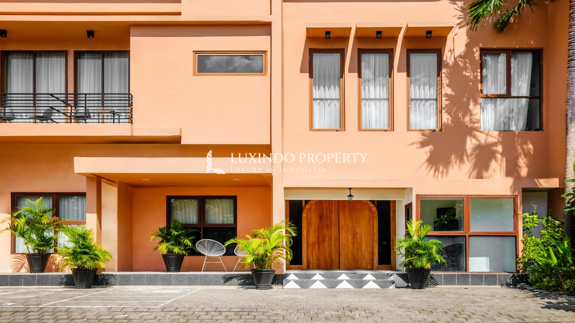 SEMINYAK - STYLISH APARTMENT BUILDING FOR LEASE IN THE HEART OF SEMINYAK (RST070)